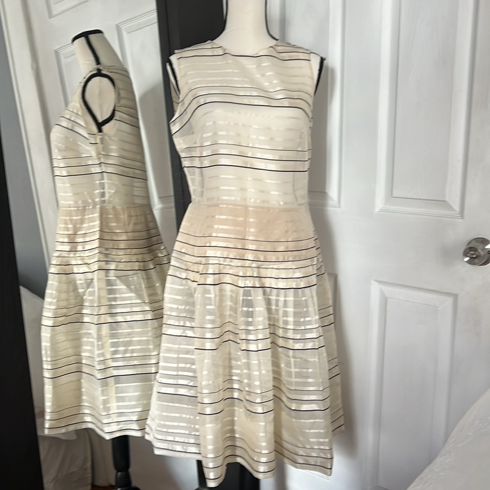 A-k-R-I-S BERGDORF GOODMAN WOMEN DRESS SIZE 10 100% silk